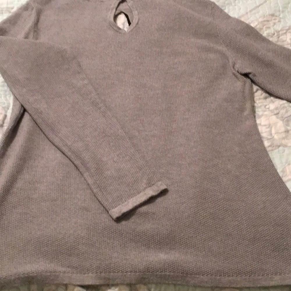 Sweater - Picture 2 of 5